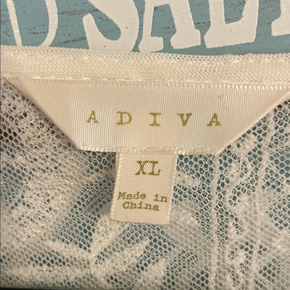 Adiva White Lace Blouse - Picture 2 of 4
